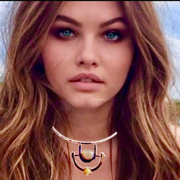 Victorian Styling of Marcasite Inspired Stretch Bracelet - Picture 9 of 9